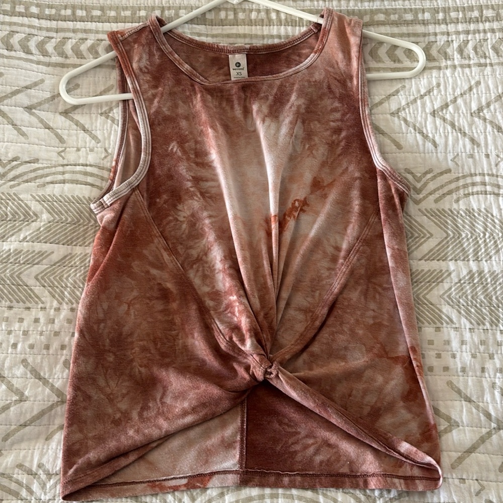 Women’s pink tye dye knot front tank 90 degrees xs x small